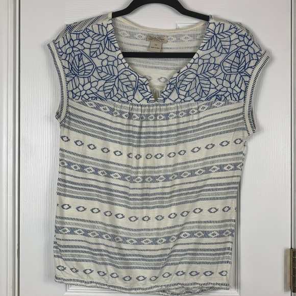Lucky Brand white with blue flowers and designs size XS. Sleeveless. elastic bot - Picture 1 of 6